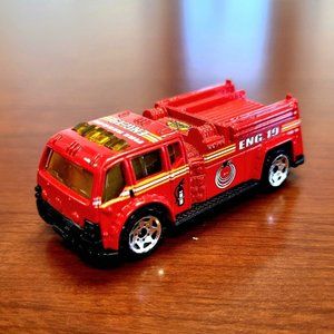 2001 MATCHBOX WATER PUMPER Red 2 3/4" Diecast Hero City FIRE TRUCK 1:64 Scale